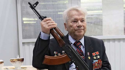 “AK-47之父”给世界留下传奇世界褒贬不一