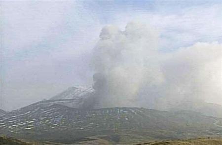 日本阿苏山时隔2年半小规模喷发无人员受伤