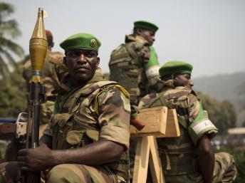 中非临时国会开始选新总统 法国与联合国议派兵