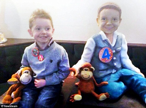 1比1人形蛋糕似真人男孩生日时“吃自己”(图)