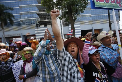 泰国示威者试图拉拢稻农冀借此使英拉政府垮台