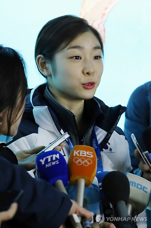 金妍儿抵达索契轻松备赛称将命运交托运气(图)