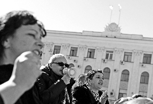 ������ίԱ����ϯ�ƶ���������Զ���ύս