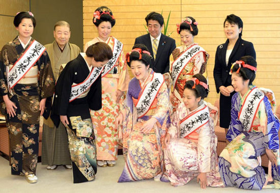 ����������ͷ�Ů�����ƺͷ�ϵ�ձ�ǿ����ʵ��