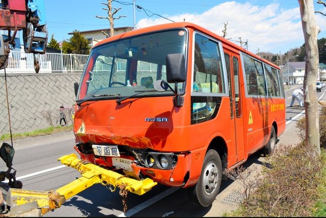 �ձ��������׶�԰У����γ���ײ�¶�����ͯ����