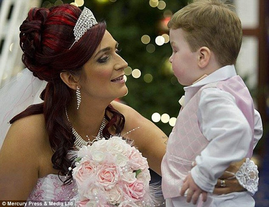 4�����������֢Ӣ���ٰ����Ϊ��Բ�Σ�ͼ��