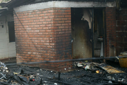 智利5岁男童玩火柴烧毁7栋房子25人无家可归(图)