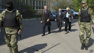 ��ý�����ֱ����׶���װ���ӿ�Ѻ�۲�Ա����