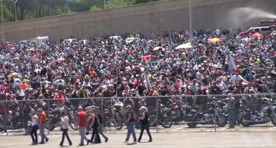 ����Ħ�г��ۼ���ʢ�ٴ����й�ע���˹��ף�ͼ��