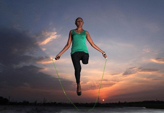 新闻中心 国际新闻  subhreet在印度达人秀上显露头角后,很快就成为了