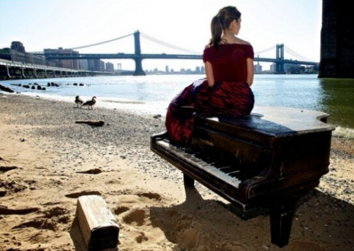 ŦԼ���ϳ������ظ����������ں�Ӱ������ʤ��