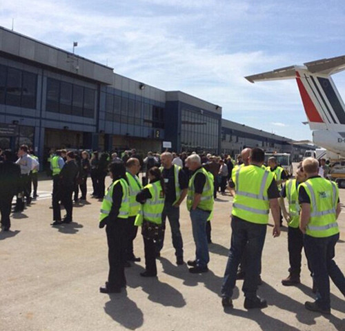 ���ӸϷɻ��ѱ������׶س��л����������ң�ͼ��