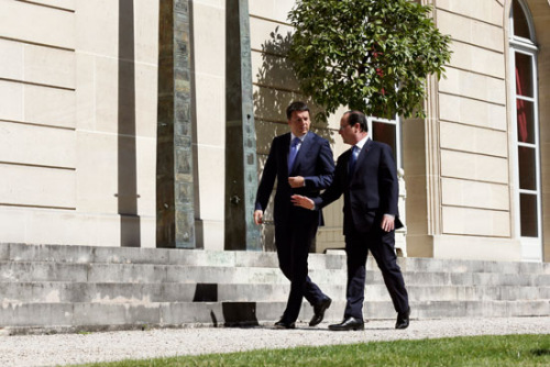 ŷί����ϯ��ѡ�������ɿ�÷������ͶƱ����