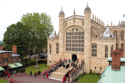 Ӣ��Ů���������е���Ǯ��������Ǳ�