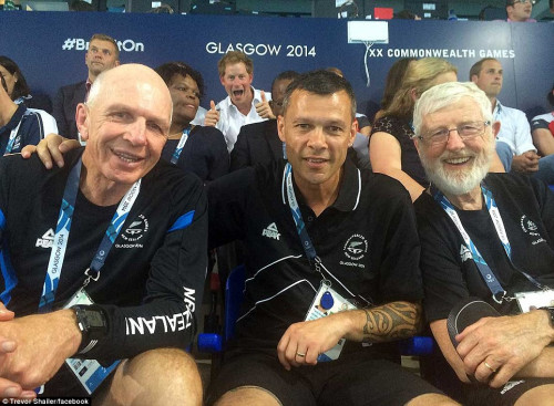 �������ӹ���Ӣ�����˶��ᡰ���������ں�Ӱ��ͼ��