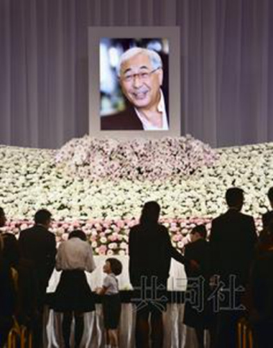 �ձ����Ҷɱߴ�һ�����ʽ�������ս���ʿ�廳