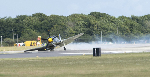 Ӣ���б��ݷ�������ս��ʧ��ײ�ط���Ա���ˣ�ͼ��