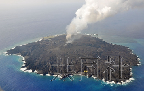 �ձ���֮����ɽ׶�߶ȴ�Լ80�ױ��������Խ���