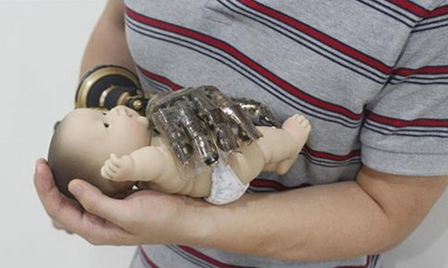 韩国发明人造皮肤内置触觉感知装置(图)