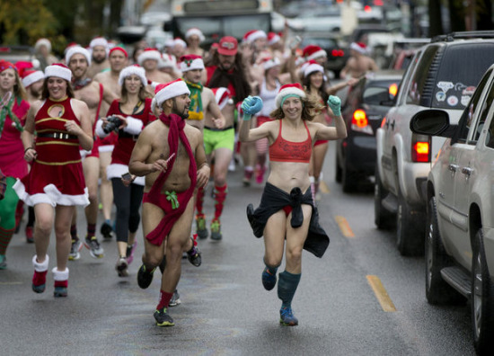 波士顿圣诞泳装狂跑寒风奔跑为儿童筹善款(图)