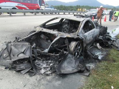 有钱也没法“任性”:大马一240万豪车起火烧毁