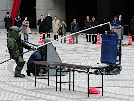 �������������ٽ��ձ����������з���������ͼ��