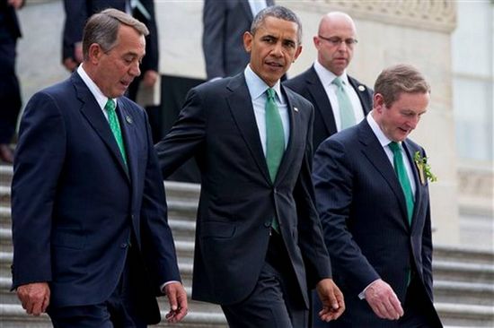 庆祝圣帕特里克节奥巴马打绿领带谈先祖(图)