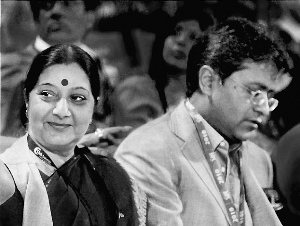 印度女外长为涉腐大亨说情成舆论焦点或面临辞职