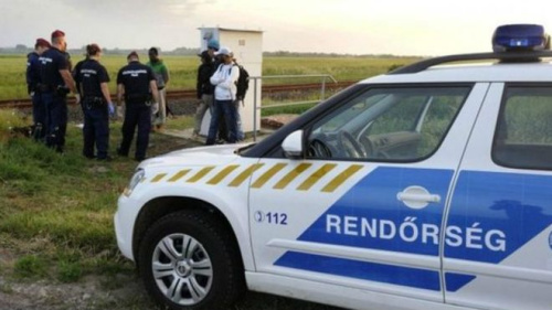 匈牙利计划建围墙阻拦移民 塞尔维亚称"震惊"