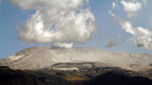 资料图:哥伦比亚鲁伊斯火山(nevado del ruiz volcano).