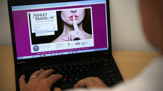 ͵����վ����й¶��һ���������ع��Գƺ�����