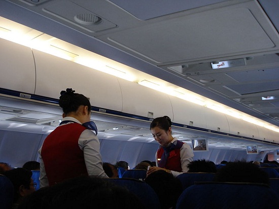 记者眼中的朝鲜高丽航空:服务人性化食物一般