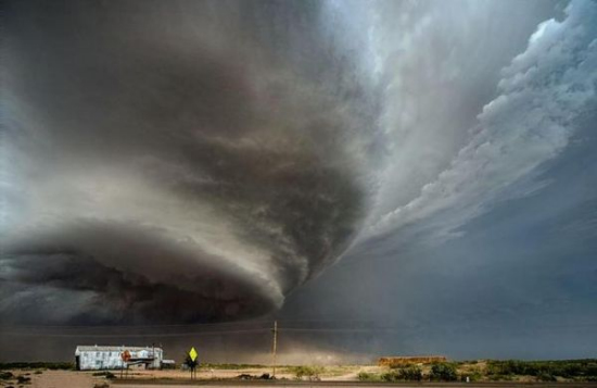 希拉里称当选后将公开51区秘密:外星人可能来过