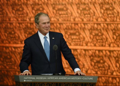 小布什未投票给特朗普或希拉里特朗普称感到难过