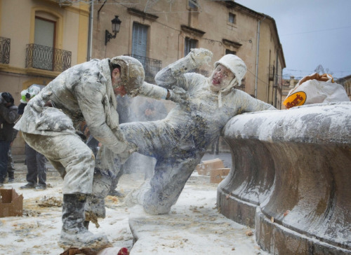 ���ࡰս���������������ڴ������Ʒ�������۽ڣ�ͼ��