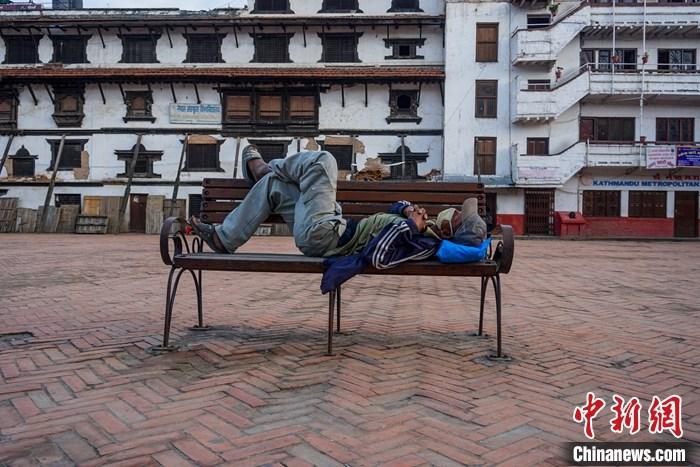 尼泊尔将全国封锁延长至6月14日并延长国际航班禁令至6月30日