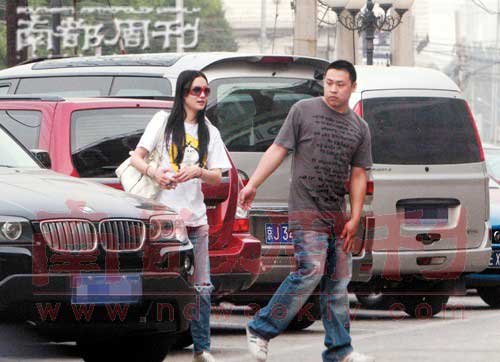 小宋佳与张黎分手后另结新欢 两人一日游被拍(图)