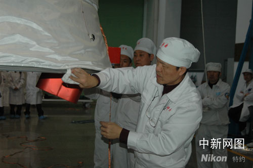 图:神舟七号飞船推进舱测试(2)