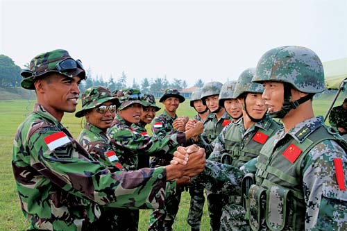 直击中印尼特种部队联训 中方学习对方"杀手锏" (4)