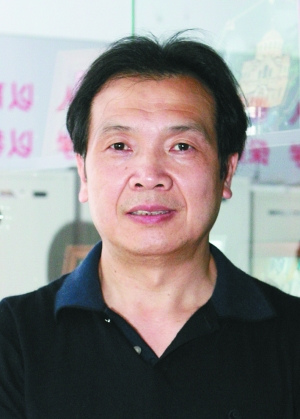 中央财经大学财政学院教授曾康华