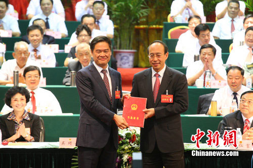 蒋仁富任绵阳人大常委会主任 曾万明任绵阳市长