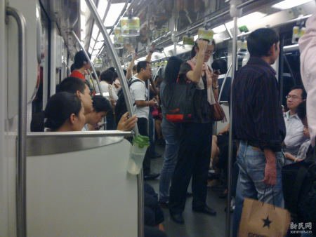 �Ϻ�����10���߻ָ���Ӫ��߷�:�˿��������֣�ͼ��