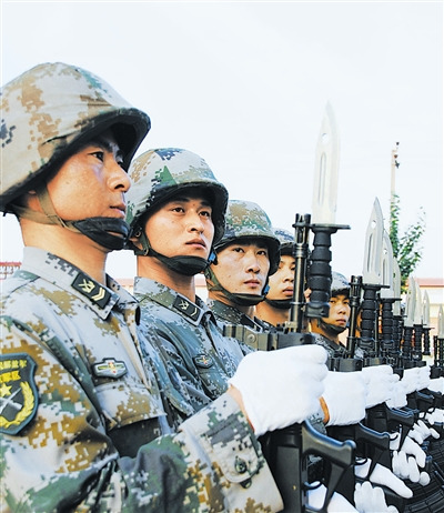 北京军区某摩步旅当好中国军队的形象代表