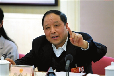 人大财经委副主任委员:让领导冒冒汗也有好处