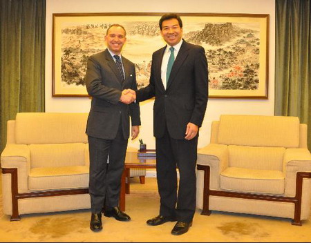 �⽻������˾˾�����ջԻ��Ӣ�����������ش�