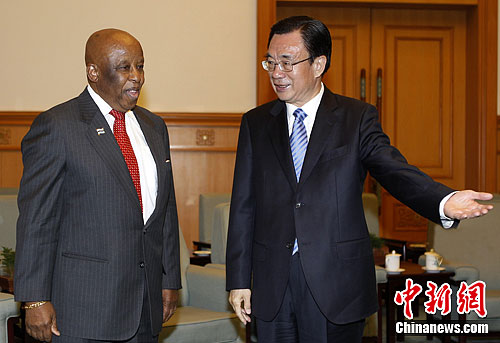 �ع�ǿ�����ϯ��������������Ի������