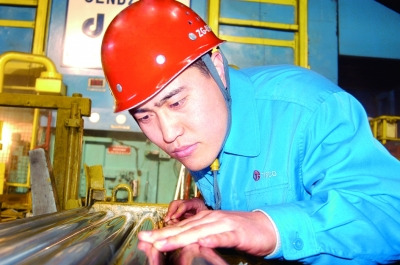 十八大代表牛国栋:乐于创新的"牛"班长