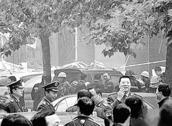 ��Ա�����ֳ�΢Ц��ڸ����������Ȩ��ɥʧ����