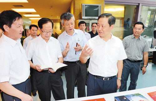 �������̸�쵼���������Ҹ��𣬲�һ������ͷ��