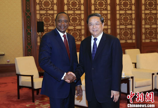 俞正声会见肯尼亚总统肯雅塔